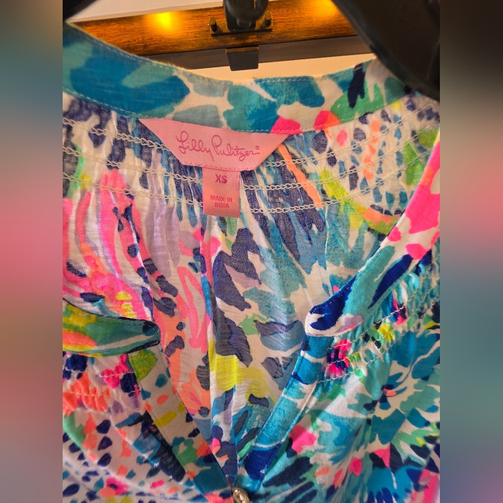 Lilly Pulitzer Multicolor Abstract Top - Picture 2 of 5